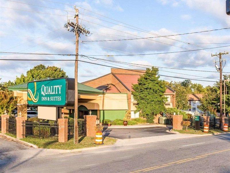 Quality Inn&suites Coliseum Hotel