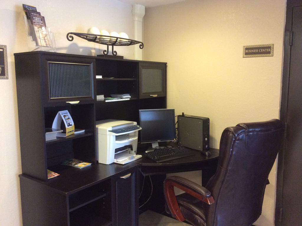 Hotel Quality Inn&suites Coliseum