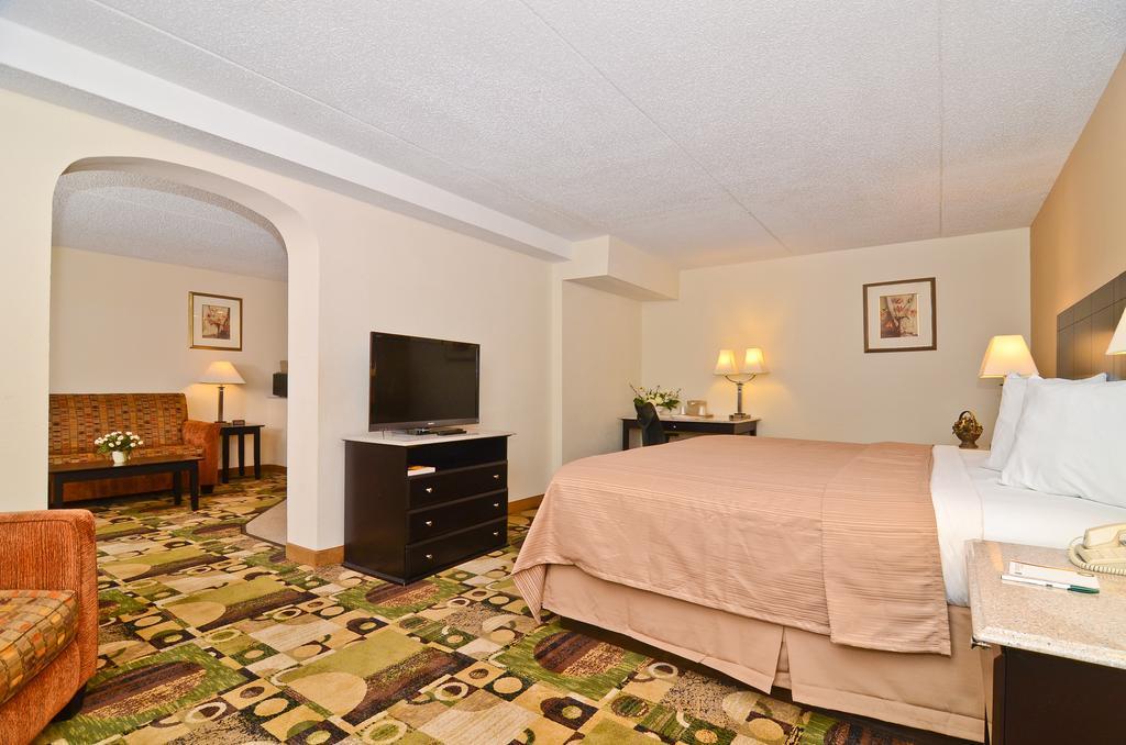 Quality Inn&suites Coliseum