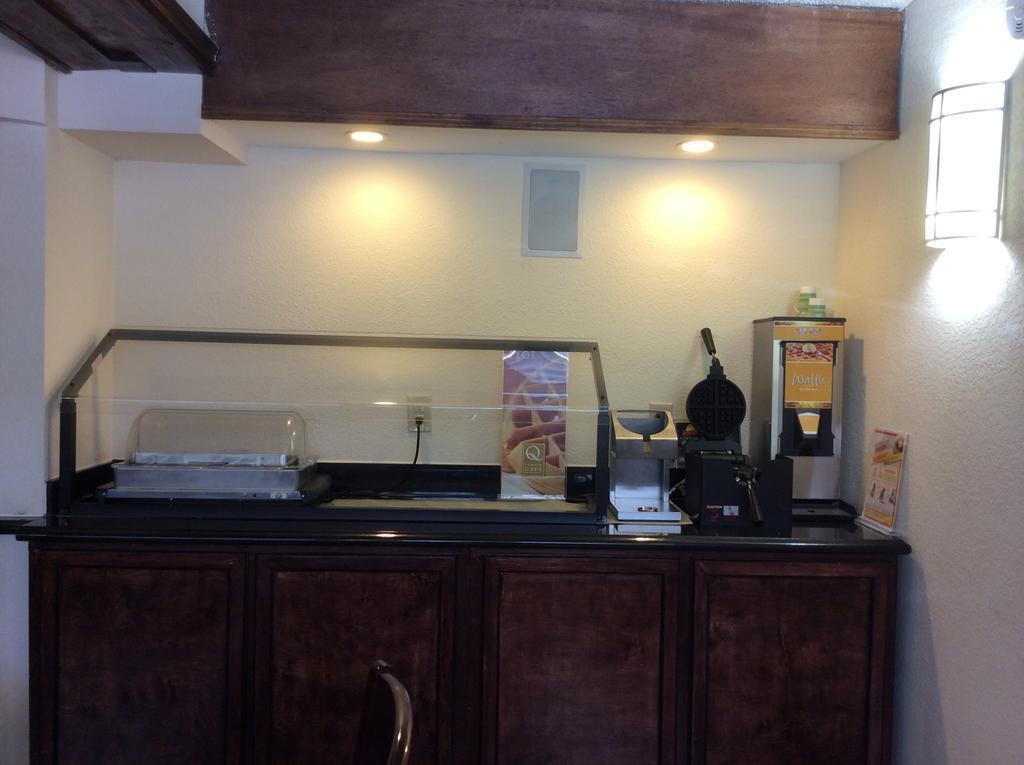Quality Inn&suites Coliseum Greensboro