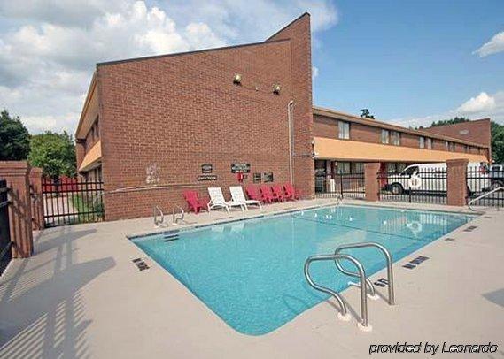 Hotel Quality Inn&suites Coliseum
