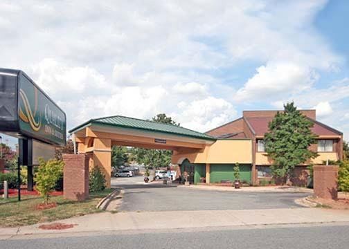 Hotel Quality Inn&suites Coliseum