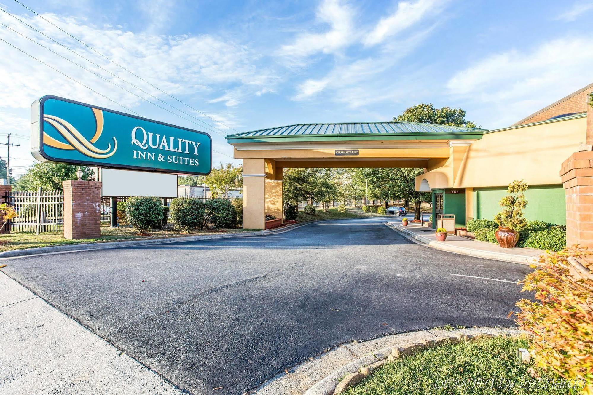 Quality Inn&suites Coliseum Hotel