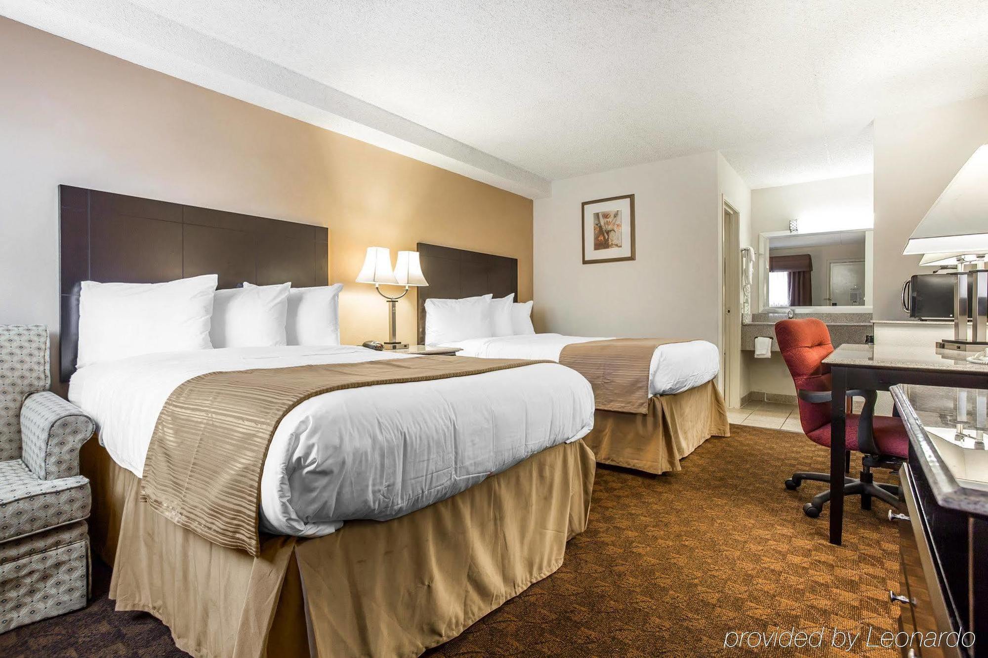Hotel Quality Inn&suites Coliseum