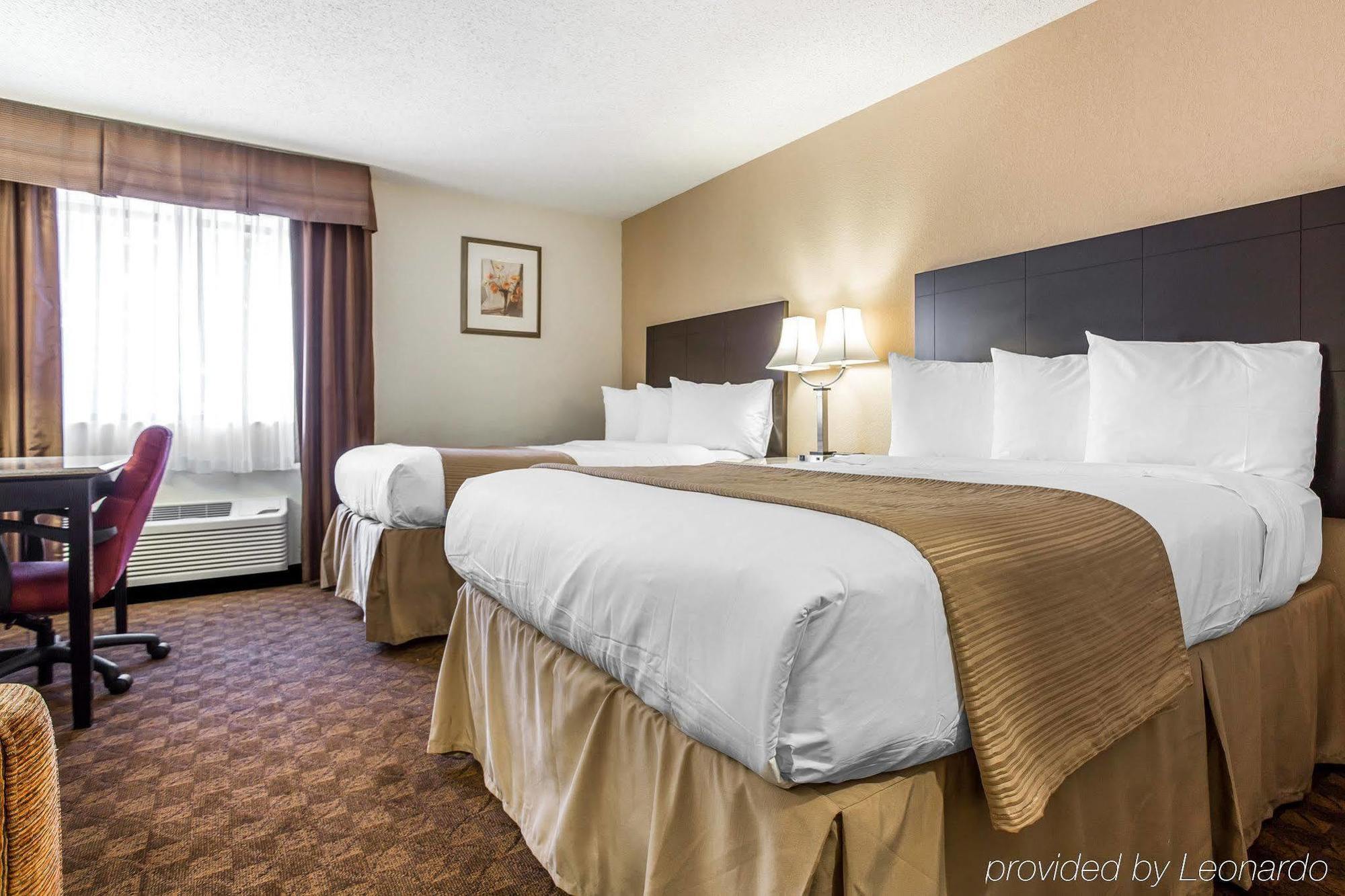 Hotel Quality Inn&suites Coliseum 2*