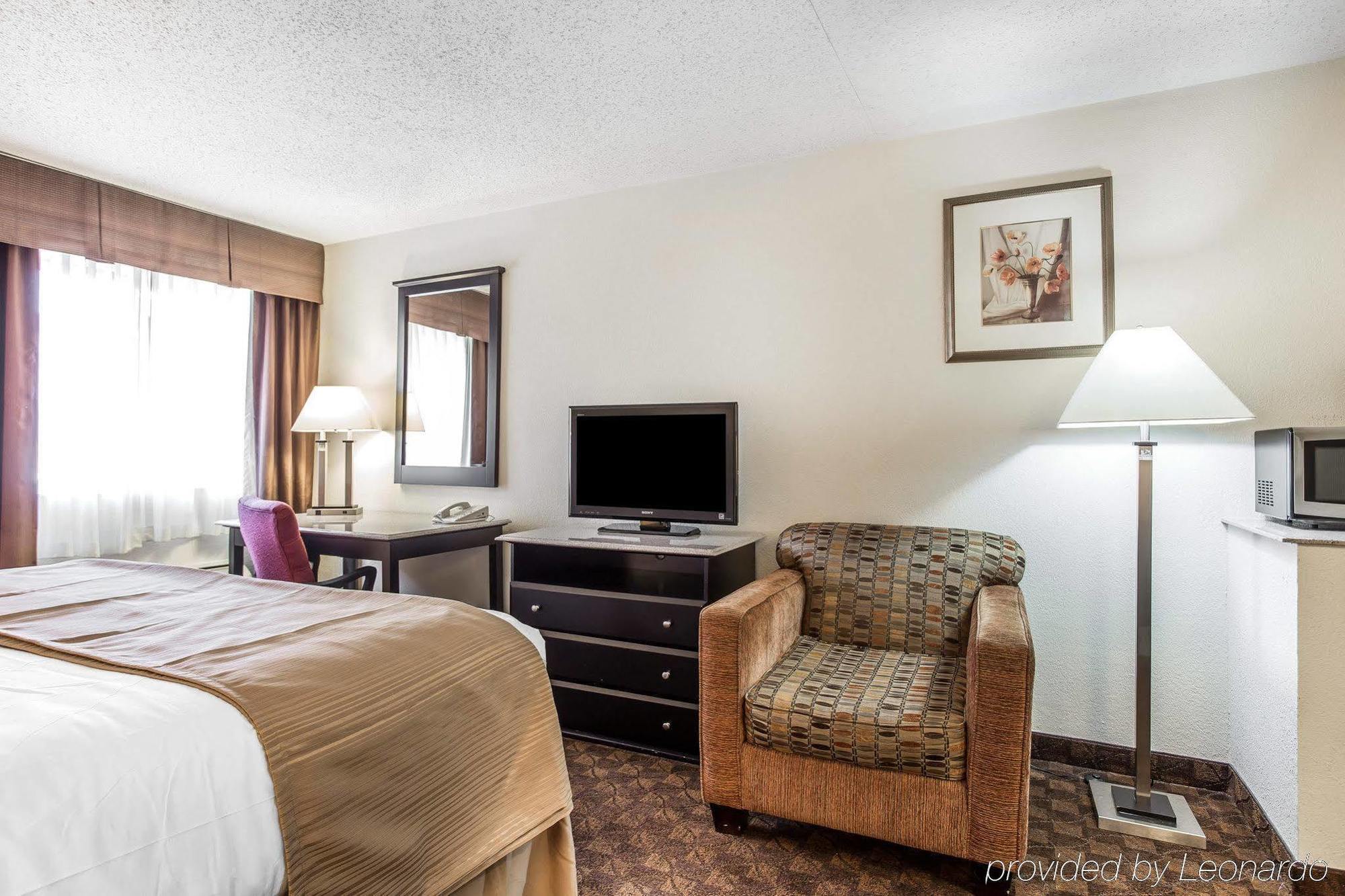 Hotel Quality Inn&suites Coliseum