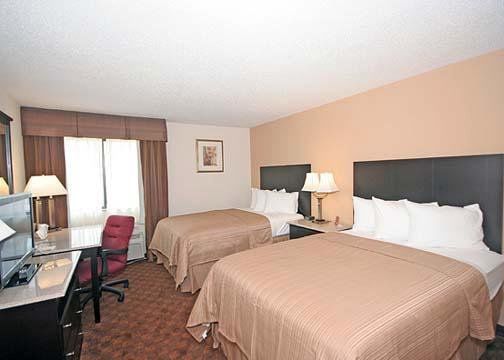 Quality Inn&suites Coliseum Hotel 2*
